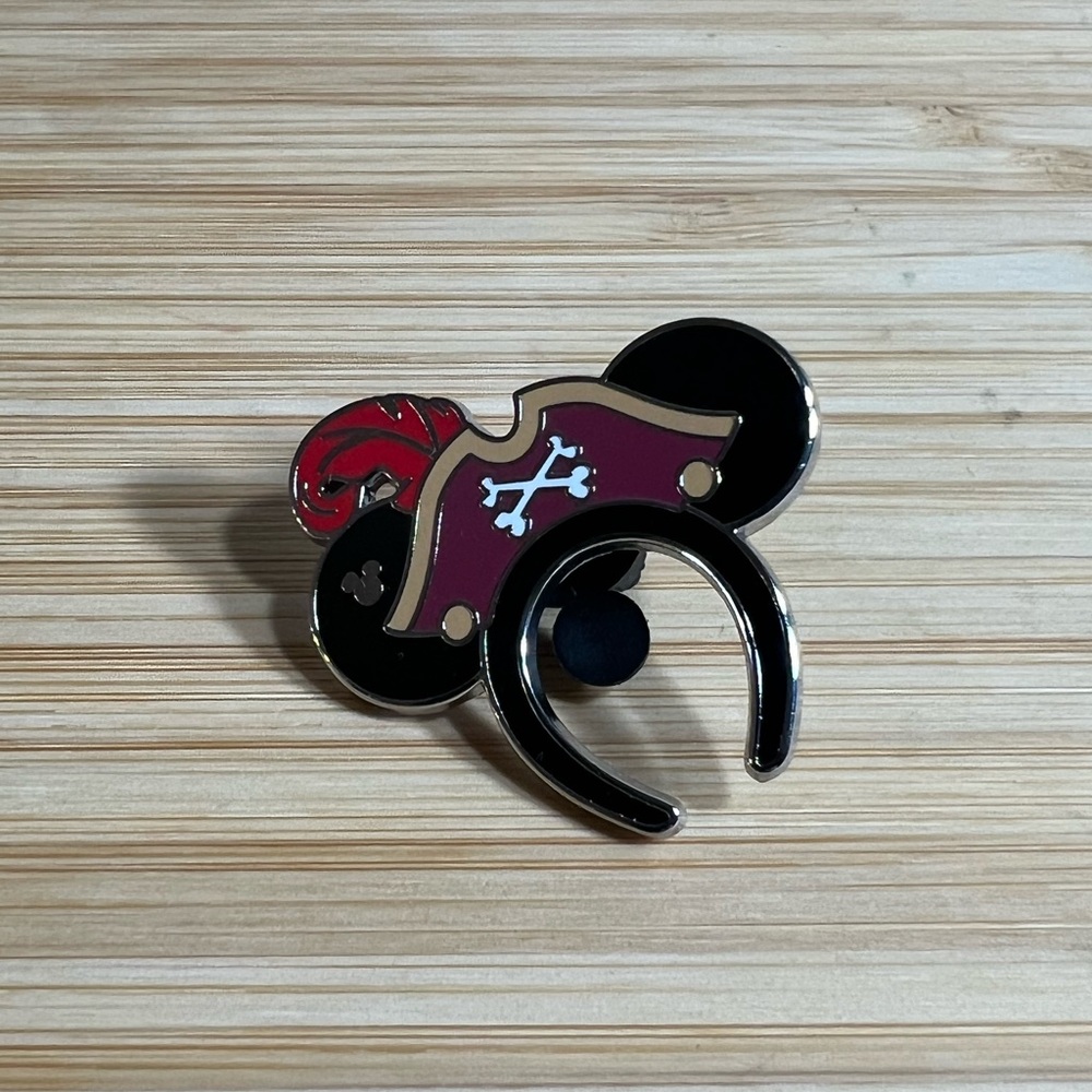 WDW Pirates of the Caribbean Trading Pin